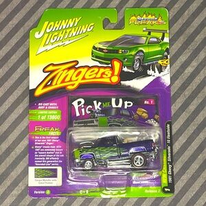 JOHNNY LIGHTNING 2022 STREET FREAKS ZINGERS 1981 CHEVY SILVERADO 10’Fleet-side.